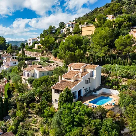 Villa Arriba *